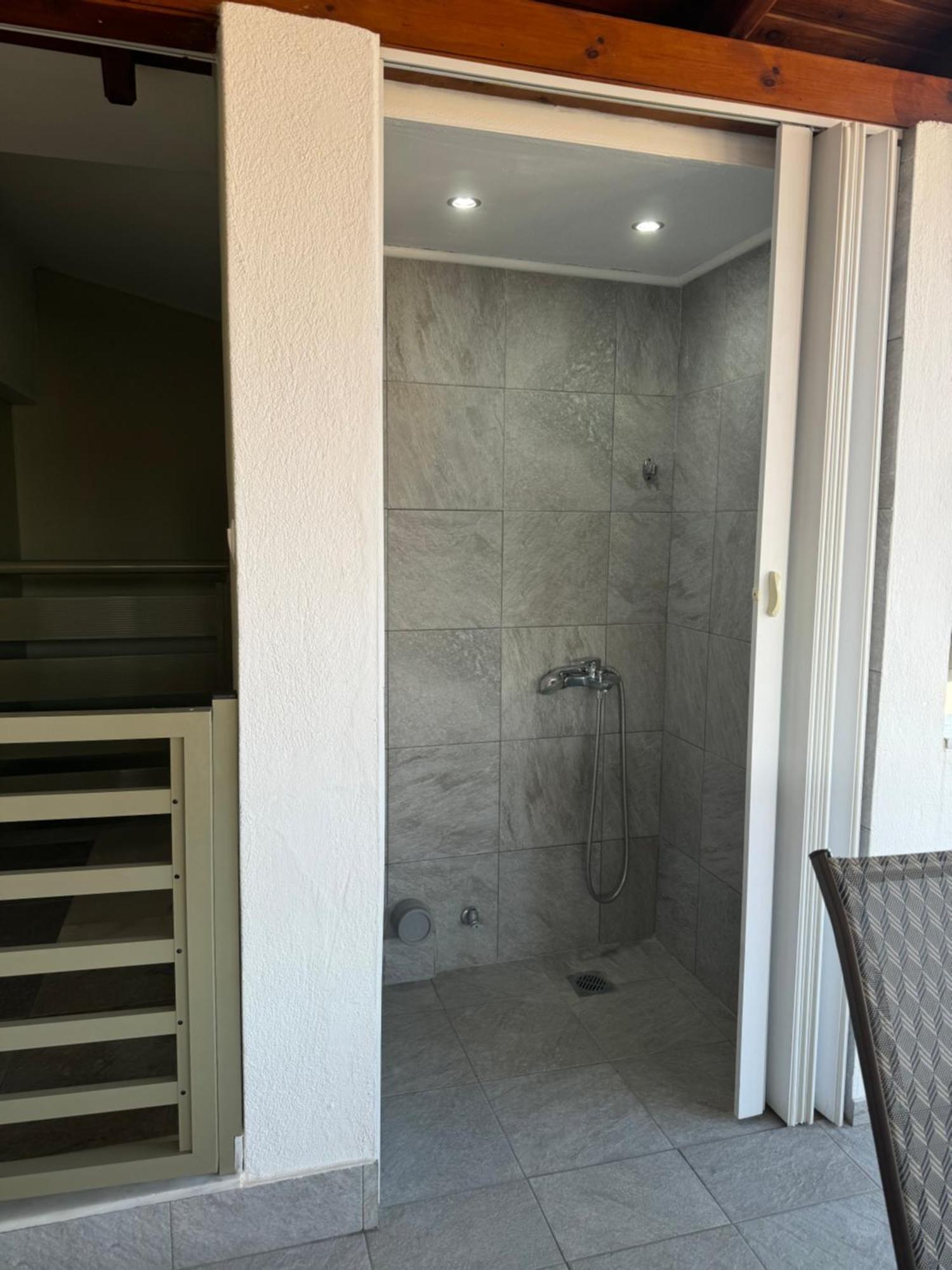 Private Modern Apartment 依诺罗达 外观 照片